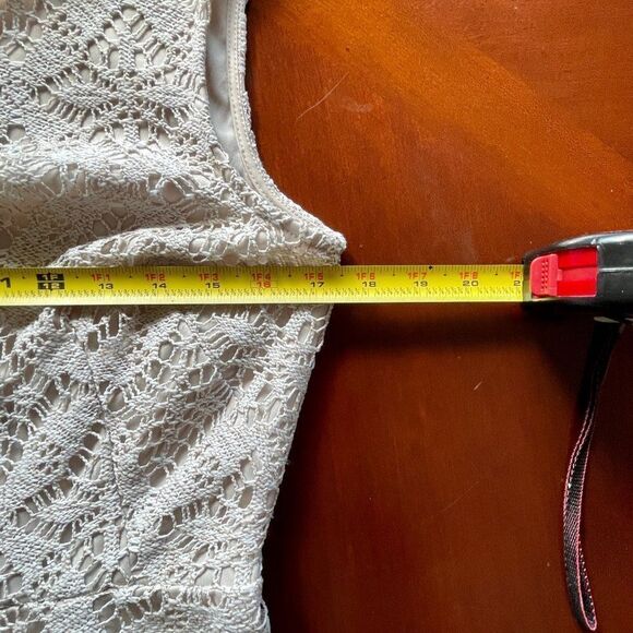 London Times Crocheted and Lined A-Line Dress, Size 8 - Picture 5 of 10